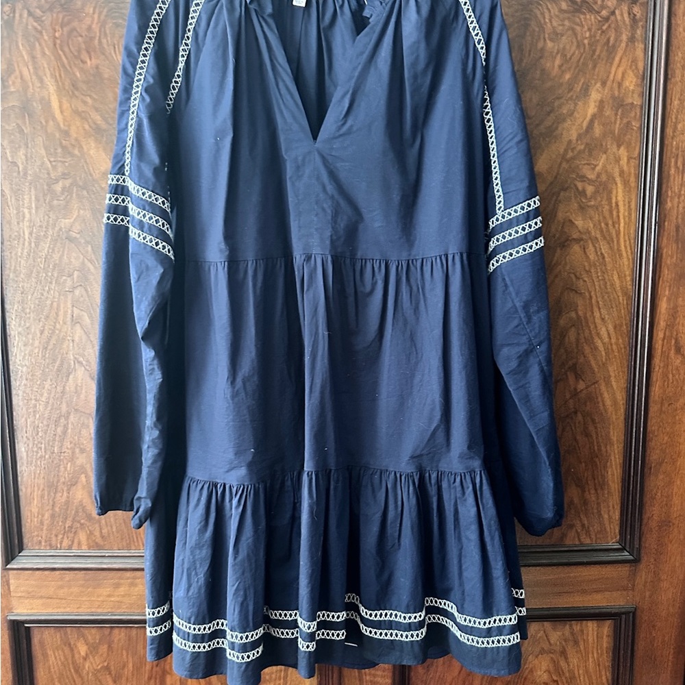 Chic BB Dakota Navy Dress with White Accents